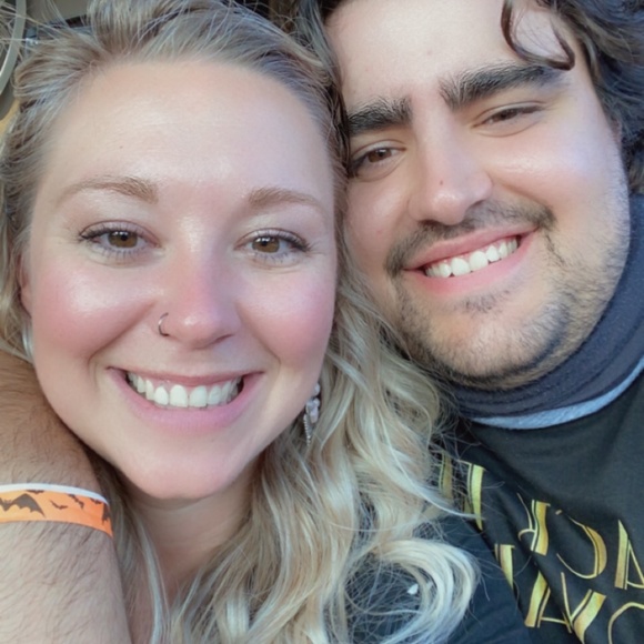 Meet your Posher, Cynthia - Picture 4 of 5